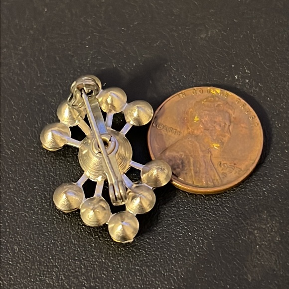 Vintage Art Deco Crystal Rhinestone Silver Plated Star Burst Mini Brooch - Picture 3 of 3